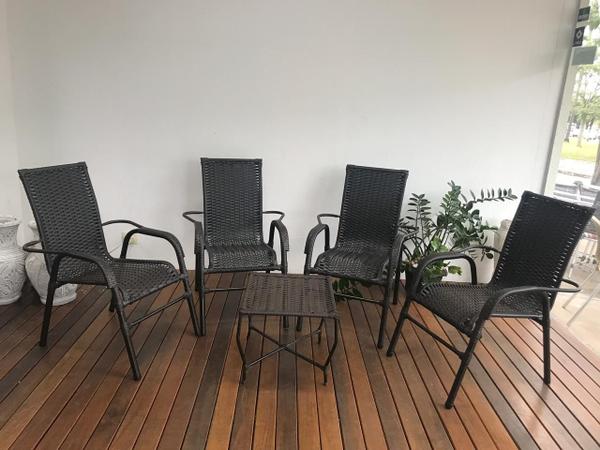 4 Cadeiras Vênus e Mesa + Espreguiçadeiras Emily - Alumínio - Trama Original