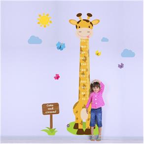 Adesivo de Parede Infantil Régua Girafa e Borboletas - ÚNICO