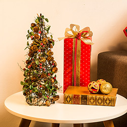 Árvore de Mesa Decorada em Formato de Cone, 40cm - Christmas Traditions