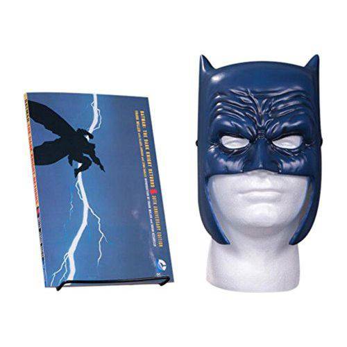Tudo sobre 'Batman: The Dark Knight Returns Book Mask Set'