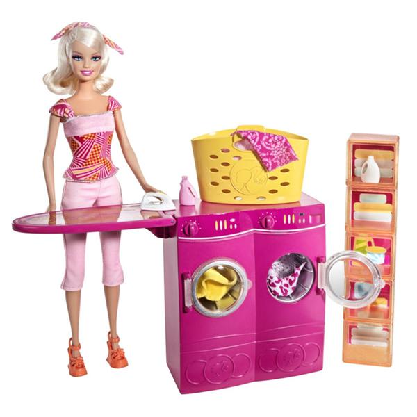 Boneca Barbie Real com Móvel - Lavanderia - Mattel