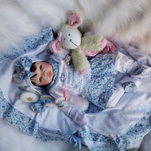 Boneca Menina Bebê Reborn Real Morena Azul com Boina