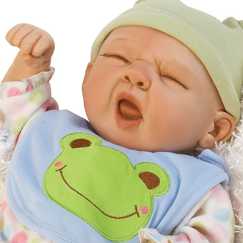 Boneca Reborn Sleepy Frog - 21002200 Paradise Galleries