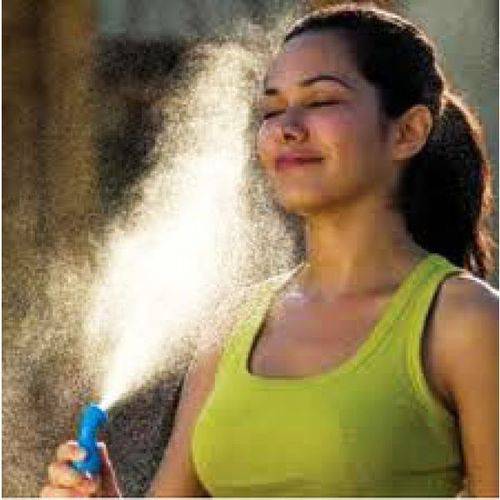 Tudo sobre 'Borrifador de Agua Spray Portatil Manual Refrigerador Pessoal'