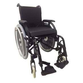 Cadeira de Rodas Ortobras K3 Alumínio Pés Removíveis 48cm Preta (Cód. 11697)