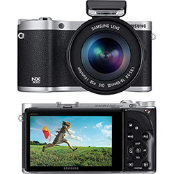 Tudo sobre 'Câmera Digital Smart Samsung 20.3MP - Lentes Intercambiáveis - Gravação de Filmes em Full HD e 8.6 Fotos por Segundo e Wi-Fi Embutido - NX300 Preta NAC'