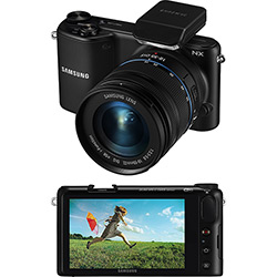 Câmera Digital Smart Samsung 20.3MP - Lentes Intercambiáveis - Gravação de Filmes em Full HD - NX2000 Preta NAC
