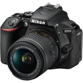 Câmera Nikon D5600 com Lente 18-55mm F/3.5-5.6G VR
