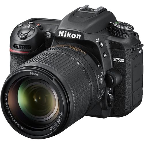Câmera Nikon D7500 com Lente Af-s 18-140mm Ed Vr