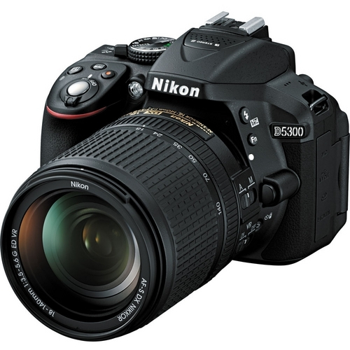 Câmera Nikon Dslr D5300 com Lente 18-140mm