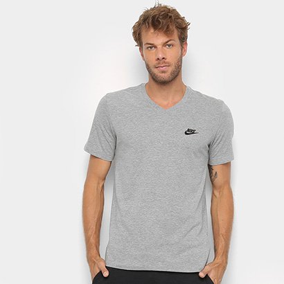 Camiseta Nike Club Decote V Masculina