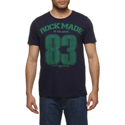 Tudo sobre 'Camiseta Sommer Rock Made 83'