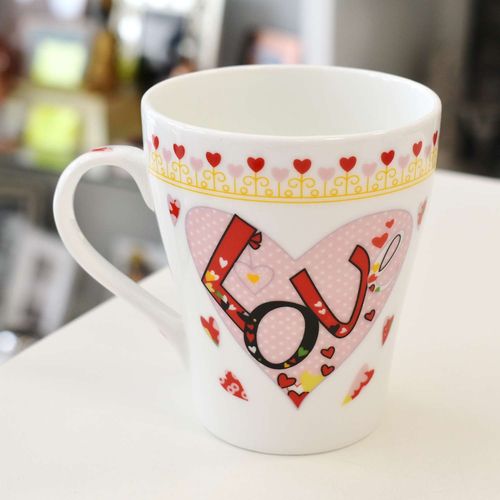 Caneca de Porcelana Love Corações - 56573