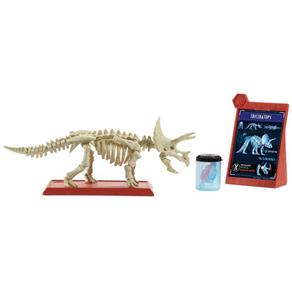 Figura Básica Jurassic World 2 Esqueleto Jurássico Triceratops FTF03 Mattel