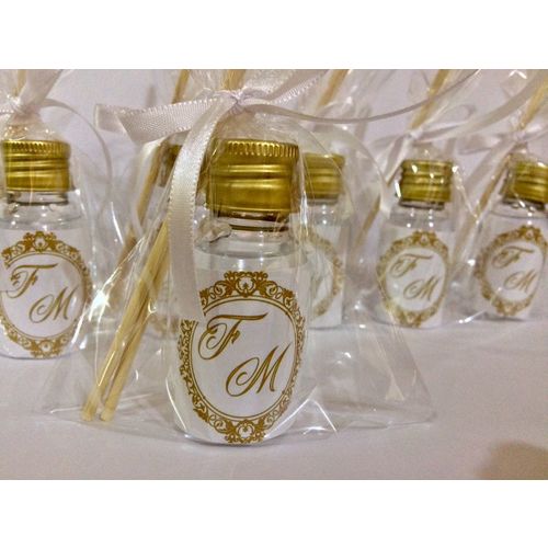 Tudo sobre 'Kit 30 Aromatizador Lembrancinhas de Casamento Monograma Dourado'