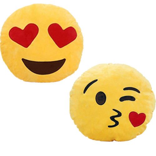 Tudo sobre 'Kit 2 Almofadas Emoticon Emoji Oficial Antialérgica Apaixonado e Beijinho 33cm'