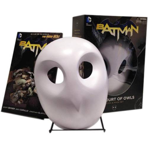Livro - Batman: The Court Of Owls Mask And Book Set