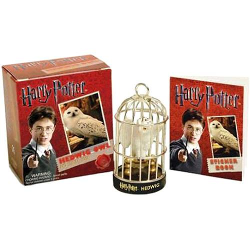 Tudo sobre 'Livro - Harry Potter Hedwig Owl And Sticker Book'