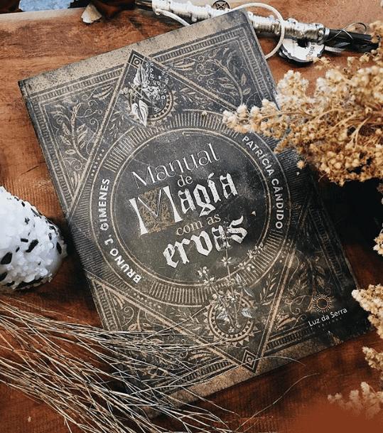Livro Manual de Magia com as Ervas