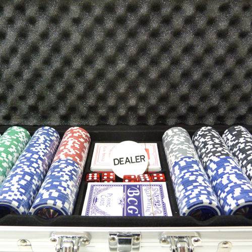 Tudo sobre 'Maleta de Poker - Jogo de Pôquer Grand Cassino - 500 Fichas Holográficas Oficiais Numeradas'