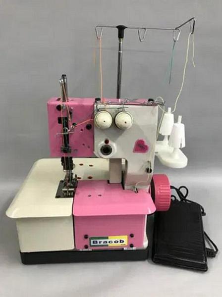 Máquina de Costura Galoneira Portatil 2 Agulhas Bracob Baby-110V