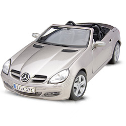 Tudo sobre 'Mercedes-Benz SLK Convertible Escala 1:18 - Special Edition - Maisto'