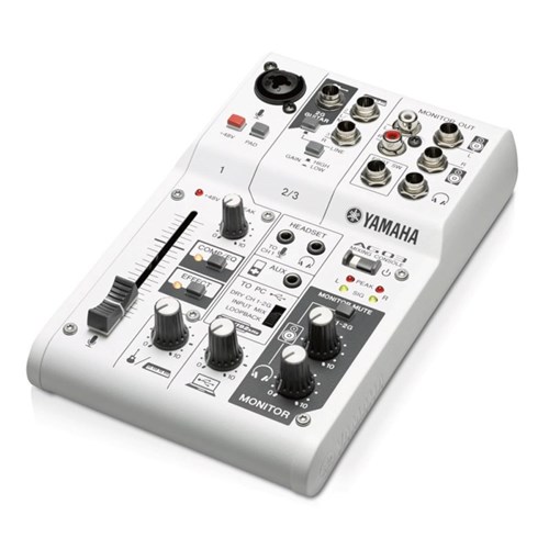 Mesa de Som e Interface de Áudio 3 Canais Ag03 - Yamaha