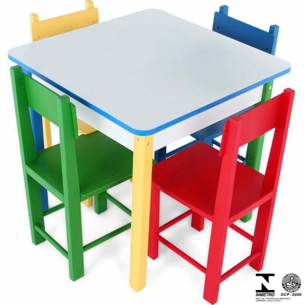 Mesa Infantil com 4 Cadeiras Carlu Coloridas