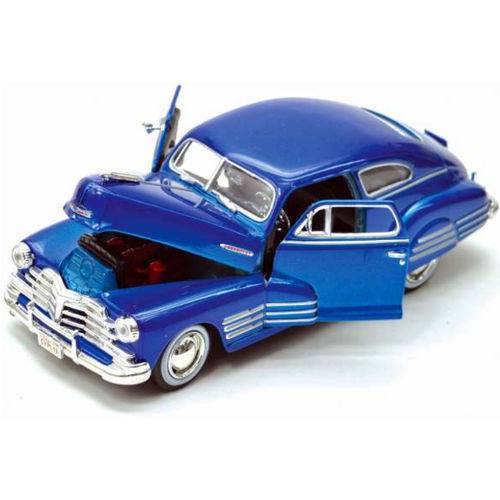 Tudo sobre 'Miniatura Carro de Coleção Chevrolet 1948 Aerosedan Fleetline Escala 1/24 Motormax Azul'
