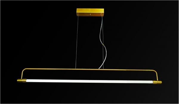 Tudo sobre 'Pendente Arco em Alumínio Dourado Metálico Fosco para Lâmpadas Tubulares T8 LED - Bivolt - Aluce Iluminação'