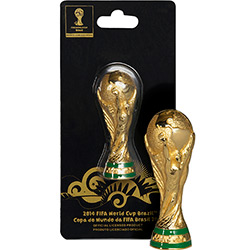 Tudo sobre 'Replica do Troféu Banhado em Ouro 7cm Copa do Mundo FIFA 2014'