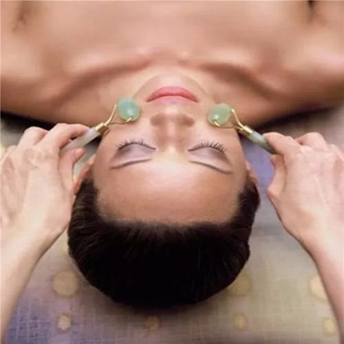 Tudo sobre 'Rolo Massageador Pedra Jade Anti Rugas Rosto Corpo Relax'