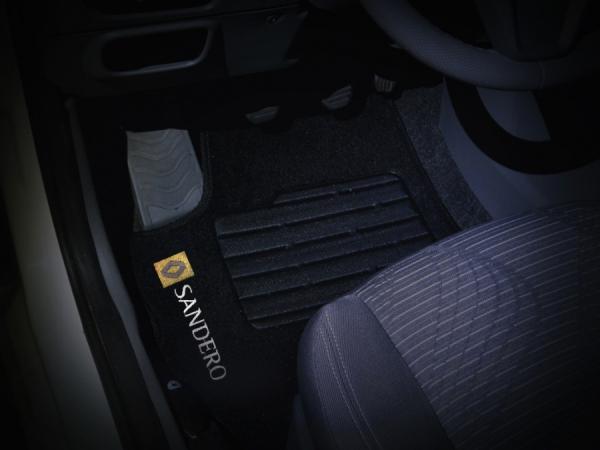 Tudo sobre 'Tapete Carpete Renault Sandero 2008 a 2015 Preto 5 PeÇas C0847 - Requinte'