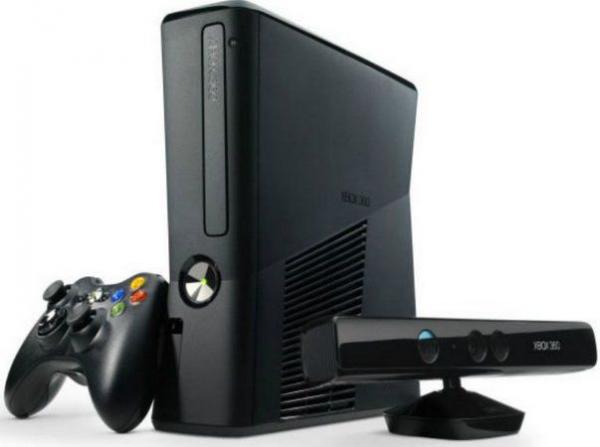 Xbox 360 Slim + Kinect + 2 Jogos - Microsoft