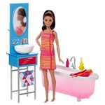 Ficha técnica e caractérísticas do produto Boneca Barbie Articulada - Barbie com Móveis e Acessórios - Barbie no Banheiro - Mattel