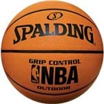 Ficha técnica e caractérísticas do produto Bola de Basquete Grip Control Outdoor - Spalding