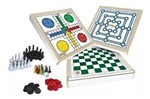 Ficha técnica e caractérísticas do produto Conjunto 4x1 Jogos Tabuleiro Xadrez, Damas, Trilha e Ludo - Junges