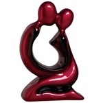 Ficha técnica e caractérísticas do produto Escultura de Cerâmica Casal Carinho - Vermelho