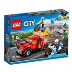 Ficha técnica e caractérísticas do produto Lego City - Caminhão Reboque em Dificuldades - 60137