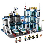 Ficha técnica e caractérísticas do produto LEGO City - Delegacia de Polícia - 7498