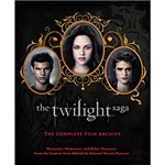 Ficha técnica e caractérísticas do produto Livro - The Twilight Saga: The Complete Film Archive - Memories, Mementos, And Other Treasures From The Creative Team Behind The Beloved Motion Pictures