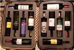 Ficha técnica e caractérísticas do produto Mala com Kit para Vinho - Viajar