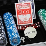 Ficha técnica e caractérísticas do produto Maleta de Poker - Jogo de Poker Grand Royale - 300 Fichas Holográficas Oficiais Numeradas