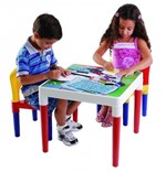 Ficha técnica e caractérísticas do produto Mesa Infantil Escolar com Duas Cadeiras Bell Toy